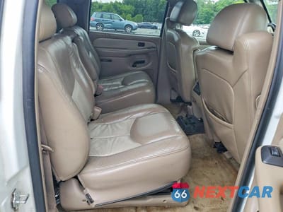 Zdjęcie 11 z 13 samochodu: 2004 GMC YUKON XL DENALI VIN:1GKFK66U94J215642 - miniatura