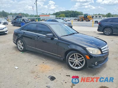 Czwarte zdjęcie samochodu z boku: 2010 MERCEDES-BENZ C 300 VIN:WDDGF5EB2AR103122 - miniatura