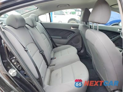 Zdjęcie 10 z 12 samochodu: 2018 KIA FORTE LX VIN:3KPFK4A76JE277042 - miniatura