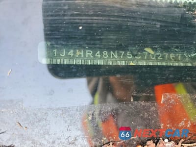 Zdjęcie 14 z 14 samochodu: 2005 JEEP GRAND CHEROKEE LAREDO VIN:1J4HR48N75C702767 - miniatura