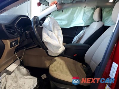 Zdjęcie 7 z 13 samochodu: 2021 FORD ESCAPE SE VIN:1FMCU9G62MUA46259 - miniatura