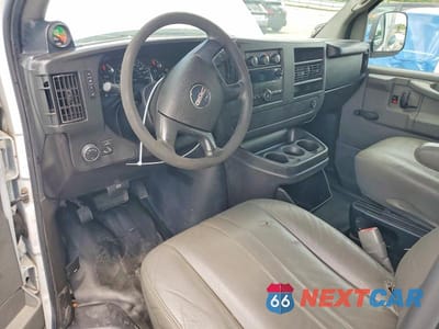 Zdjęcie 8 z 13 samochodu: 2011 GMC SAVANA CUTAWAY G3500 VIN:1GDY72BA4B1903213 - miniatura
