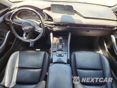 Zdjęcie 8 z 13 samochodu: 2019 MAZDA 3 VIN:JM1BPBJM2K1125189 - miniatura
