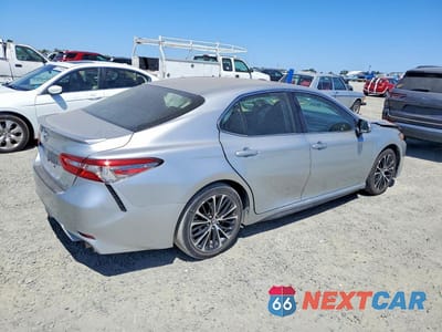 Trzecie zdjęcie samochodu z tyłu: 2018 TOYOTA CAMRY SE VIN:JTNB11HKXJ3055097 - miniatura
