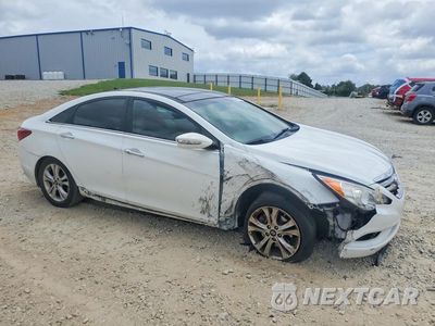 Czwarte zdjęcie samochodu z boku: 2013 HYUNDAI SONATA LIMITED VIN:5NPEC4AC1DH563693 - miniatura