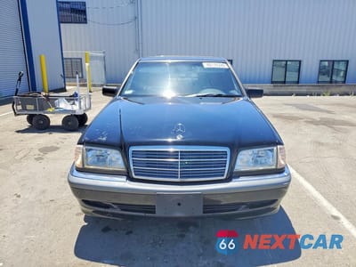 Piąte zdjęcie samochodu w środku: 1998 MERCEDES-BENZ C 230 VIN:WDBHA23G3WA602655 - miniatura