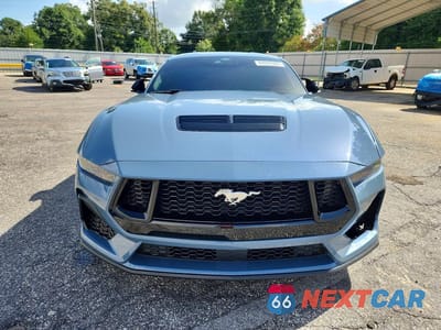 Piąte zdjęcie samochodu w środku: 2026 FORD MUSTANG GT VIN:1FA6P8CF0T5401193 - miniatura