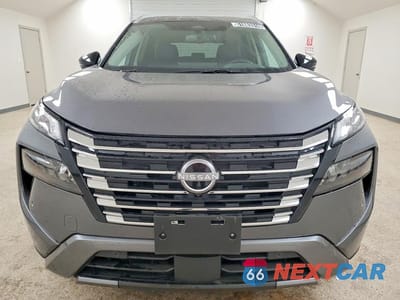 Piąte zdjęcie samochodu w środku: 2026 NISSAN ROGUE SL VIN:5N1BT3CA1TC849770 - miniatura