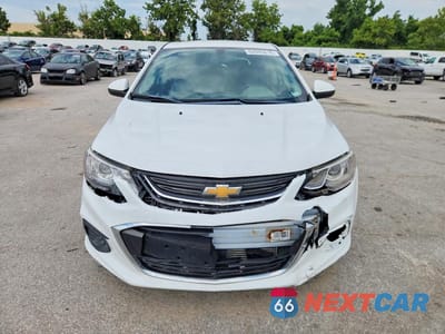 Piąte zdjęcie samochodu w środku: 2019 CHEVROLET SONIC VIN:1G1JG6SB9K4142918 - miniatura