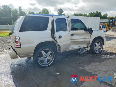 Trzecie zdjęcie samochodu z tyłu: 2004 CADILLAC ESCALADE LUXURY VIN:1GYEK63NX4R118935 - miniatura