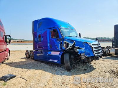 Czwarte zdjęcie samochodu z boku: 2020 FREIGHTLINER CASCAIA126 - SEMI TRUCK VIN:3AKJHHDR6LSLP9543 - miniatura