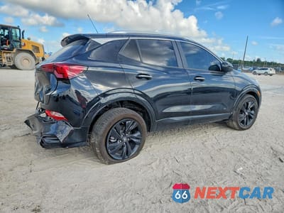Trzecie zdjęcie samochodu z tyłu: 2025 BUICK ENCORE GX SPORT TOURING VIN:KL4AMDSLXSB160637 - miniatura