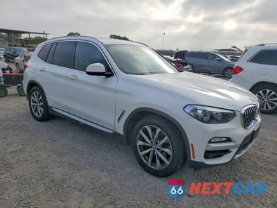 Czwarte zdjęcie samochodu z boku: 2019 BMW X3 SDRIVE30I VIN:5UXTR7C57KLE96274 - miniatura