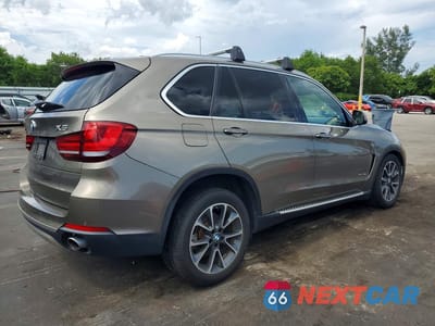 Trzecie zdjęcie samochodu z tyłu: 2017 BMW X5 SDRIVE35I VIN:5UXKR2C50H0U19039 - miniatura