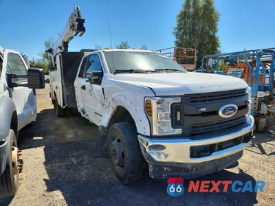 Czwarte zdjęcie samochodu z boku: 2019 FORD F550 SUPER DUTY VIN:1FD0X5HTXKEC84858 - miniatura
