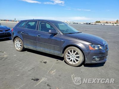 Czwarte zdjęcie samochodu z boku: 2013 AUDI A3 VIN:WAUMFBFM7DA029403 - miniatura