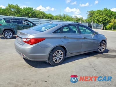 Trzecie zdjęcie samochodu z tyłu: 2011 HYUNDAI SONATA GLS VIN:5NPEB4AC1BH249686 - miniatura