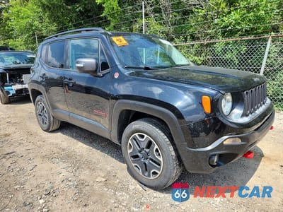 Czwarte zdjęcie samochodu z boku: 2017 JEEP RENEGADE TRAILHAWK VIN:ZACCJBCB0HPG53727 - miniatura