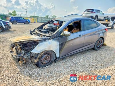 2015 HYUNDAI ACCENT GLS KMHCT4AE5FU811442 - główne zdjęcie licytacji z USA - miniatura