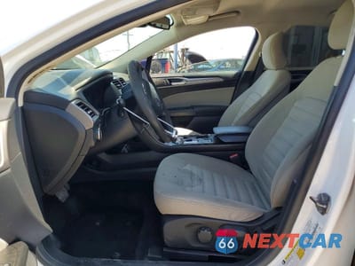 Zdjęcie 7 z 12 samochodu: 2019 FORD FUSION S VIN:3FA6P0G75KR108521 - miniatura