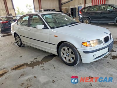 Czwarte zdjęcie samochodu z boku: 2005 BMW 325 I VIN:WBAET37465NJ90059 - miniatura