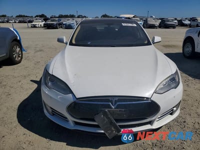 Piąte zdjęcie samochodu w środku: 2014 TESLA MODEL S VIN:5YJSA1H16EFP35003 - miniatura