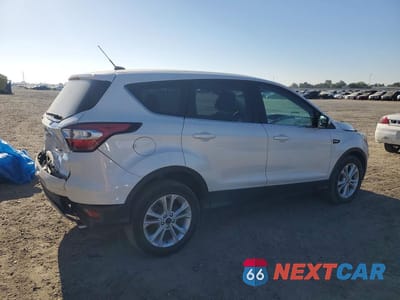 Trzecie zdjęcie samochodu z tyłu: 2017 FORD ESCAPE VIN:1FMCU0GD4HUD12123 - miniatura