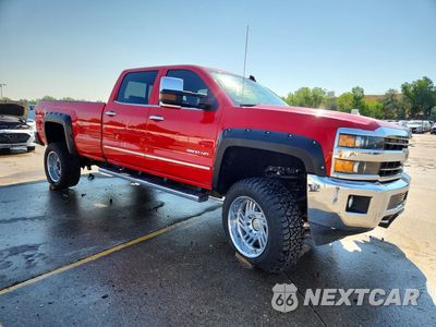 Czwarte zdjęcie samochodu z boku: 2019 CHEVROLET SILVERADO K3500 LTZ VIN:1GC4KXEGXKF162227 - miniatura