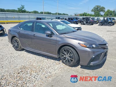 Czwarte zdjęcie samochodu z boku: 2024 TOYOTA CAMRY HYBRID SE VIN:4T1G31AK3RU630026 - miniatura