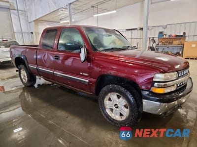 Czwarte zdjęcie samochodu z boku: 2001 CHEVROLET SILVERADO K1500 VIN:2GCEK19V511401666 - miniatura