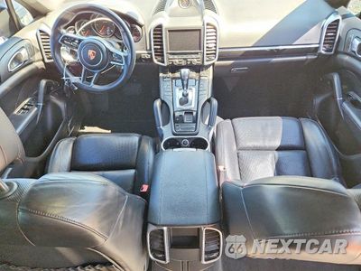 Zdjęcie 8 z 12 samochodu: 2016 PORSCHE CAYENNE VIN:WP1AF2A25GKA41476 - miniatura