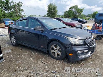 Czwarte zdjęcie samochodu z boku: 2015 CHEVROLET CRUZE LT VIN:1G1PC5SB1F7164674 - miniatura