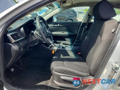 Zdjęcie 7 z 12 samochodu: 2019 KIA OPTIMA LX VIN:5XXGT4L34KG364605 - miniatura