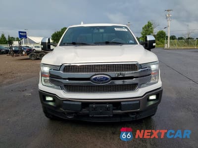 Piąte zdjęcie samochodu w środku: 2019 FORD F150 SUPERCREW VIN:1FTFW1E49KFC74775 - miniatura