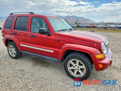 Czwarte zdjęcie samochodu z boku: 2006 JEEP LIBERTY LIMITED VIN:1J4GL58K46W182777 - miniatura