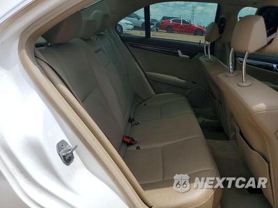 Zdjęcie 10 z 12 samochodu: 2013 MERCEDES-BENZ C 250 VIN:WDDGF4HB5DA835141 - miniatura