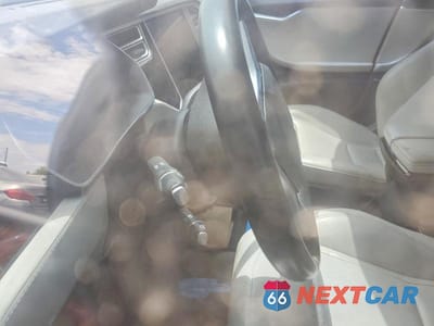 Zdjęcie 9 z 12 samochodu: 2015 TESLA MODEL S VIN:5YJSA1E19FF116174 - miniatura