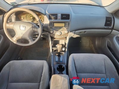 Zdjęcie 8 z 12 samochodu: 2005 HONDA ACCORD LX VIN:1HGCM56425A103853 - miniatura