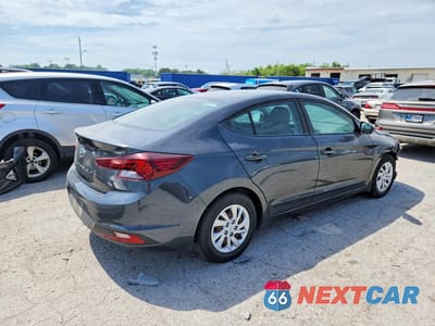 Trzecie zdjęcie samochodu z tyłu: 2020 HYUNDAI ELANTRA SE VIN:5NPD74LFXLH556389 - miniatura