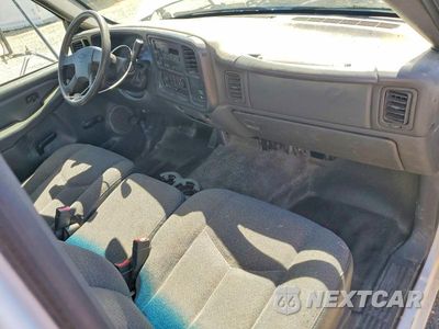 Zdjęcie 8 z 13 samochodu: 2004 CHEVROLET SILVERADO C3500 VIN:1GBJC34UX4E304038 - miniatura