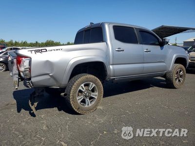 Trzecie zdjęcie samochodu z tyłu: 2016 TOYOTA TACOMA TRD SPORT VIN:3TMAZ5CN1GM025947 - miniatura