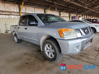 Czwarte zdjęcie samochodu z boku: 2010 NISSAN TITAN SE VIN:1N6AA0ED7AN313464 - miniatura