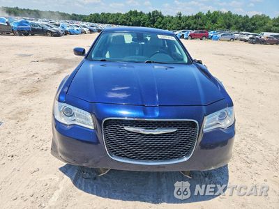 Piąte zdjęcie samochodu w środku: 2015 CHRYSLER 300 LIMITED VIN:2C3CCAAGXFH904212 - miniatura