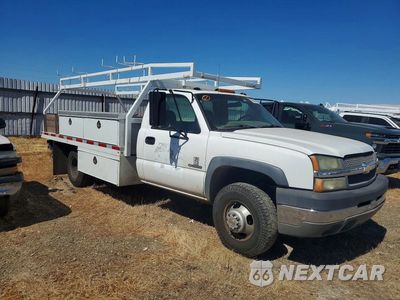 Czwarte zdjęcie samochodu z boku: 2004 CHEVROLET SILVERADO C3500 VIN:1GBJC34UX4E304038 - miniatura