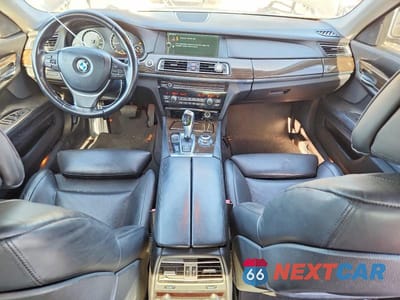 Zdjęcie 8 z 12 samochodu: 2012 BMW 750 I VIN:WBAKA8C50CCY37827 - miniatura