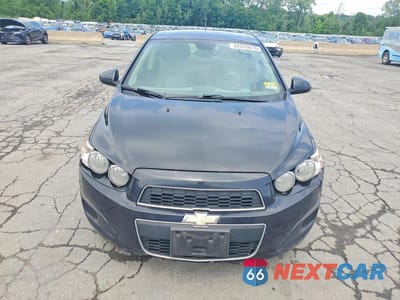 Piąte zdjęcie samochodu w środku: 2013 CHEVROLET SONIC LS VIN:1G1JA5SG3D4185953 - miniatura