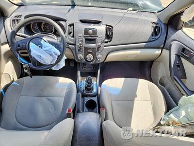 Zdjęcie 8 z 13 samochodu: 2012 KIA FORTE EX VIN:KNAFU4A29C5529392 - miniatura