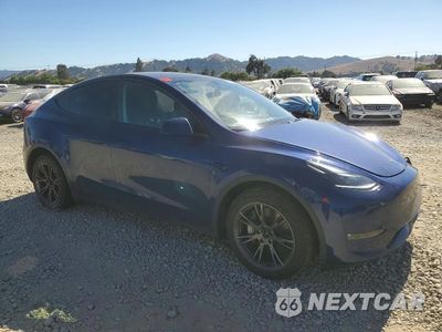 Czwarte zdjęcie samochodu z boku: 2024 TESLA MODEL Y VIN:7SAYGAEE1RF211556 - miniatura