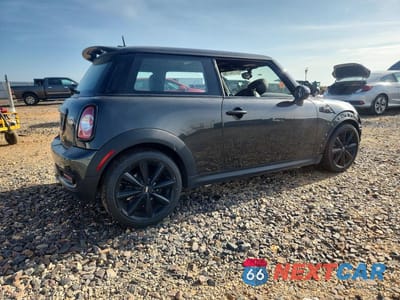 Trzecie zdjęcie samochodu z tyłu: 2012 MINI COOPER S VIN:WMWSV3C5XCTY29578 - miniatura