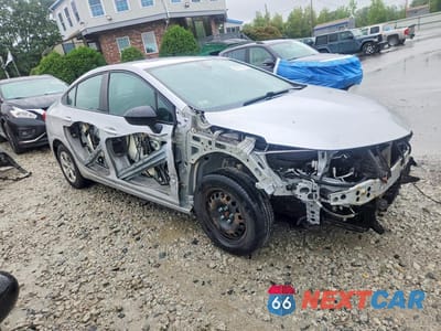 Czwarte zdjęcie samochodu z boku: 2017 CHEVROLET CRUZE LS VIN:1G1BC5SM0H7229870 - miniatura